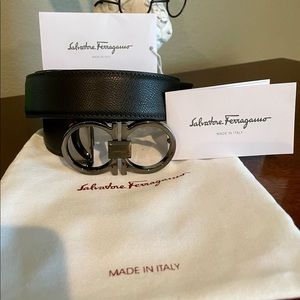 Salvatore Ferragamo Belt, this is 33/32 USA size this is also reversible